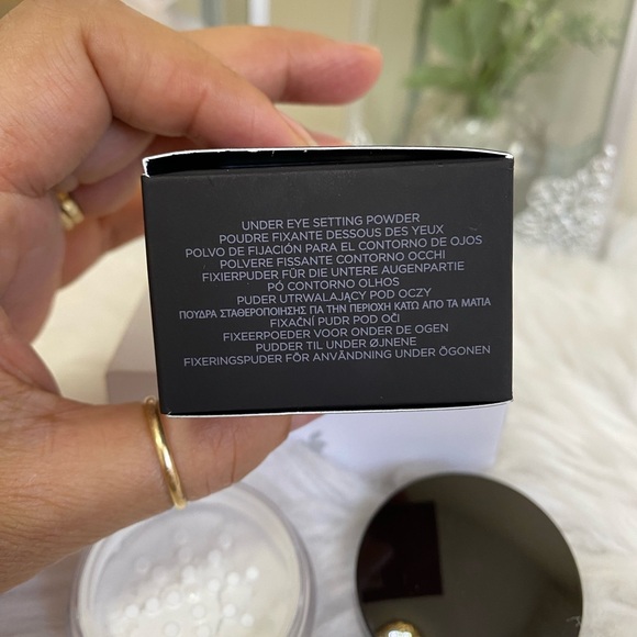 LAURA MERCIER Secret Brightening Powder For Under Eyes Shade 1 Translucent - Picture 9 of 9